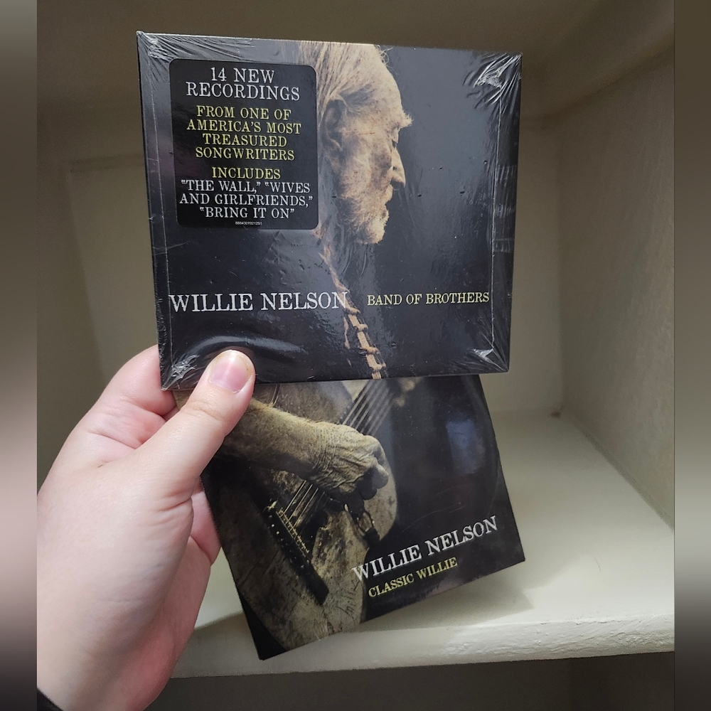 Willie Nelson Band of Brothers and Classic‎ Willie CDs